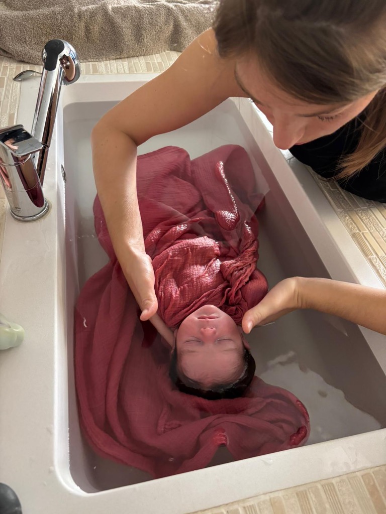 photo seance Thérapeutique bain bébé - Marie Dhoquois