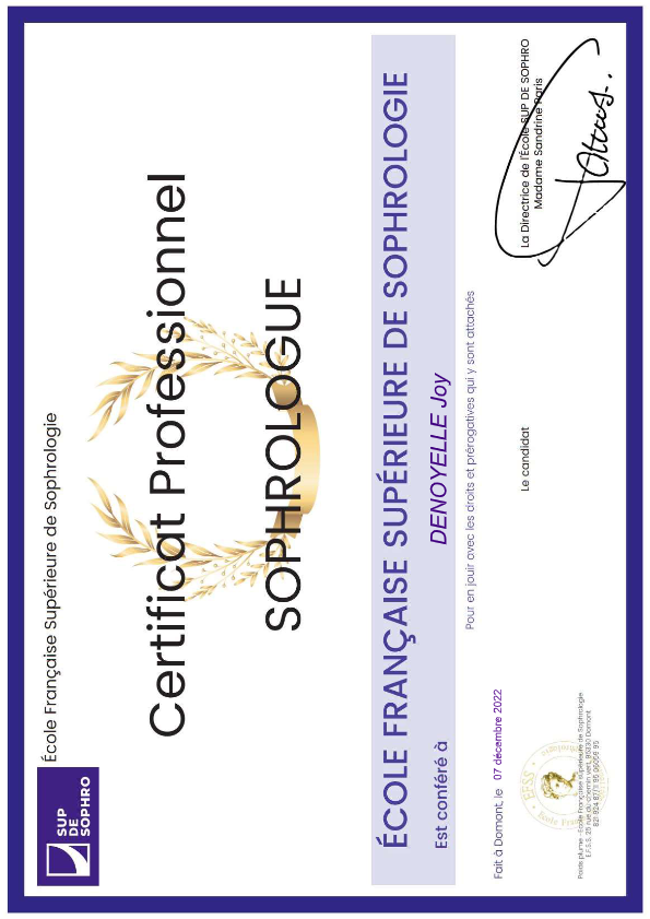 photo diplome Joy Denoyelle