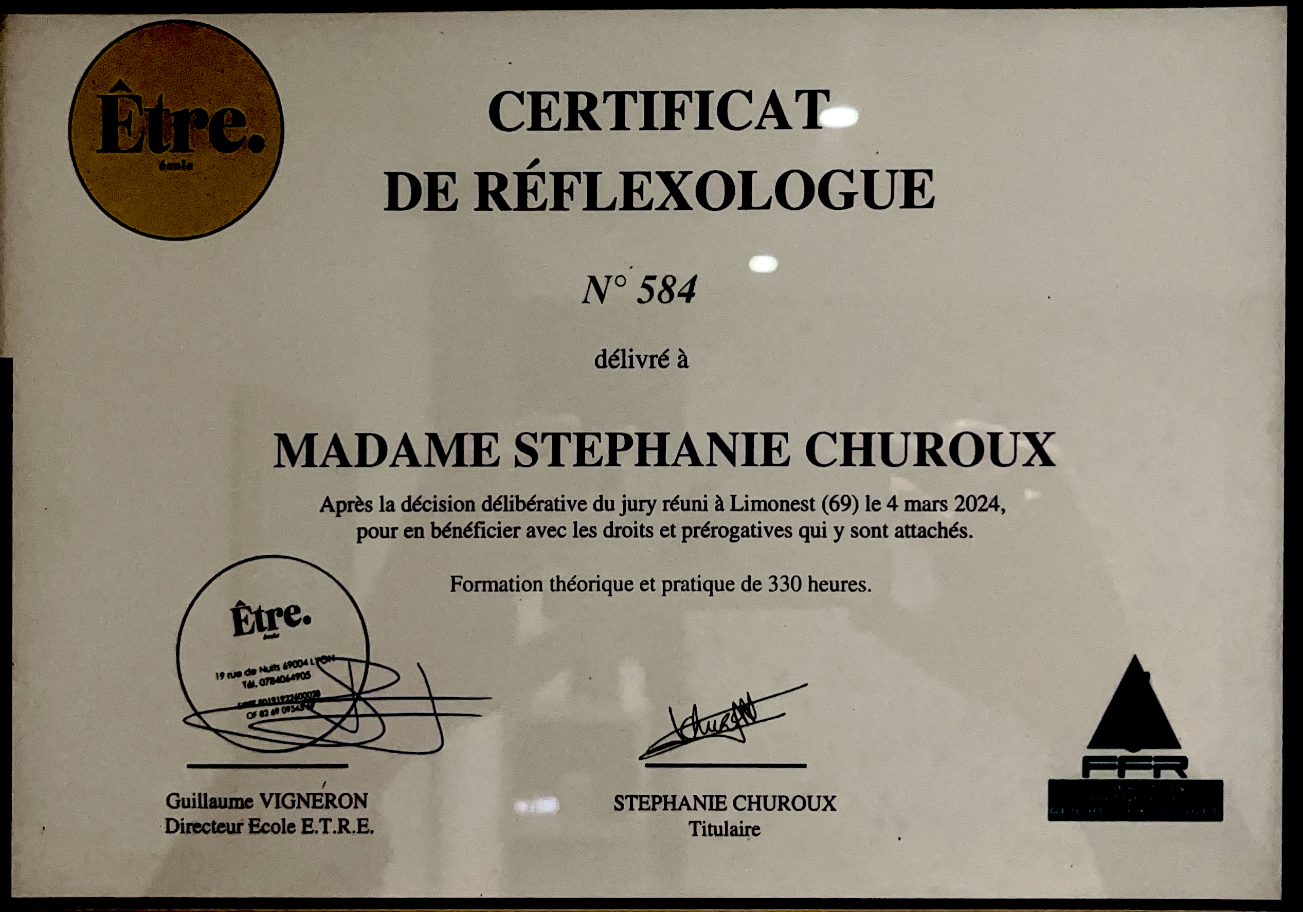 photo diplome Stéphanie CHUROUX-Cabinet Sylharmonia