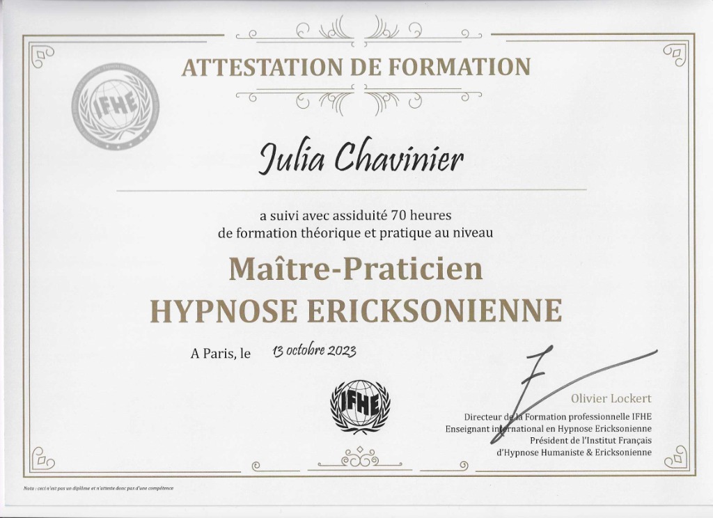 photo diplome JULIA CHAVINIER