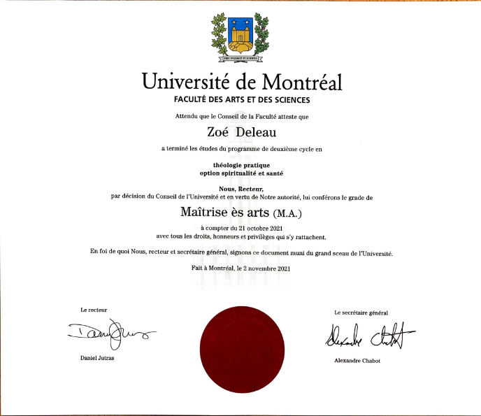 photo diplome Zoé Deleau Psychologue et Accompagnement spirituel