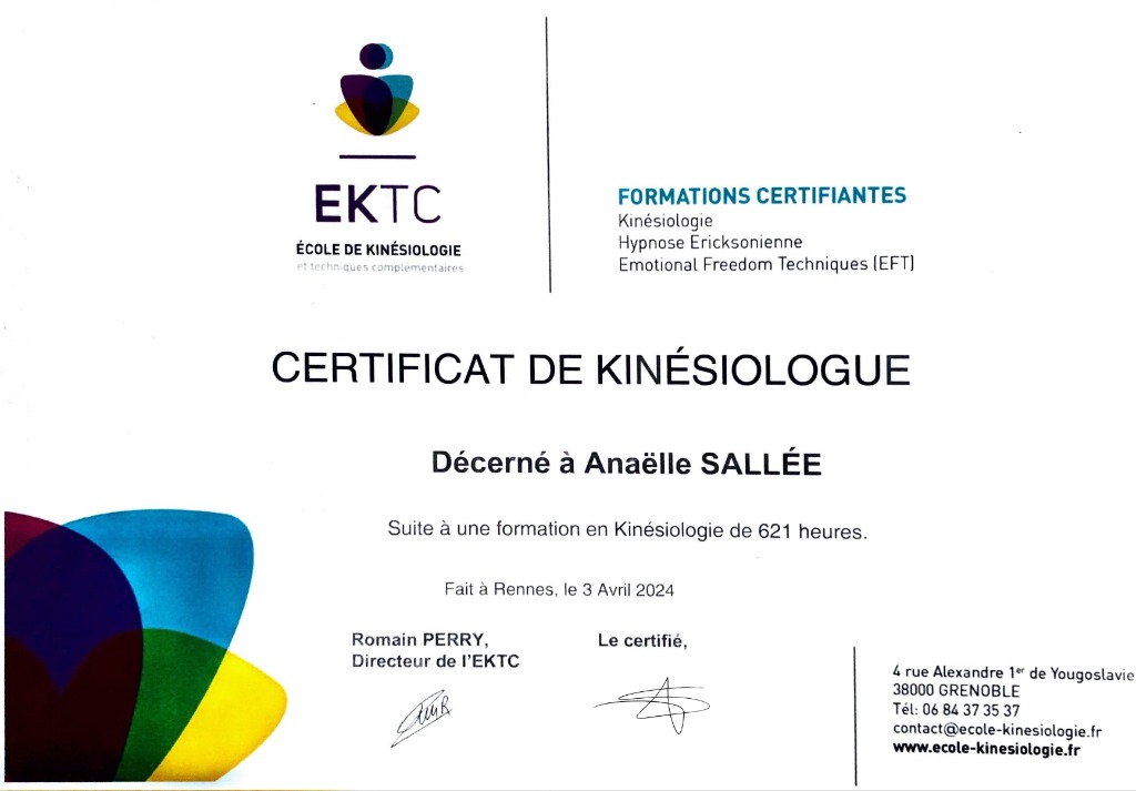 photo diplome Anaëlle Kinésiologie