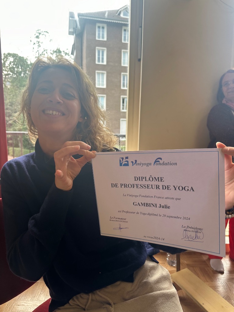 photo diplome Gambini Julie- Studio Yoga 