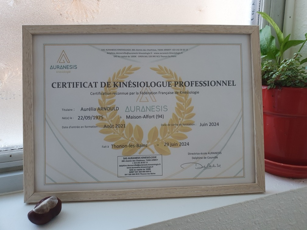 photo diplome Aurėlia Arnould kinesiologie 