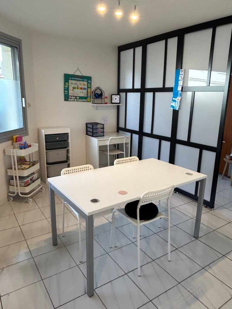 photo cabinet Mina Hamza