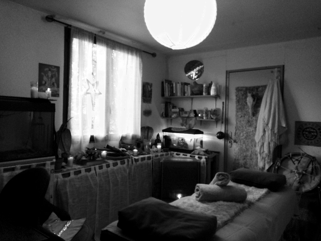 photo cabinet Salayo Atiya sryolai