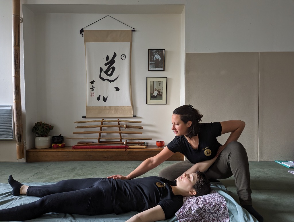 photo seance Aurélie Bellahsen - A l’écoute du shiatsu