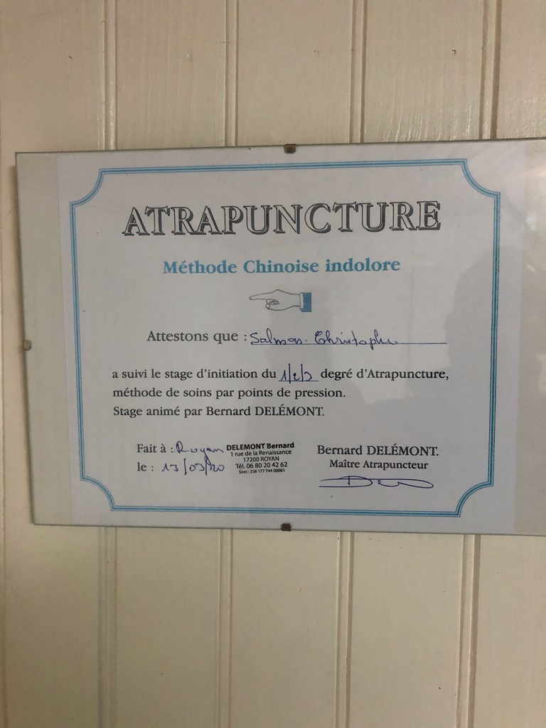 photo diplome Christophe Atrapuncture et Magnétisme