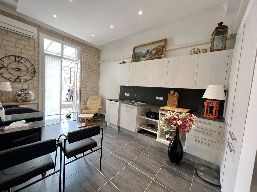 photo cabinet Florence Isnard