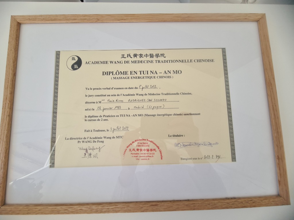 photo diplome ToulouZen Massages