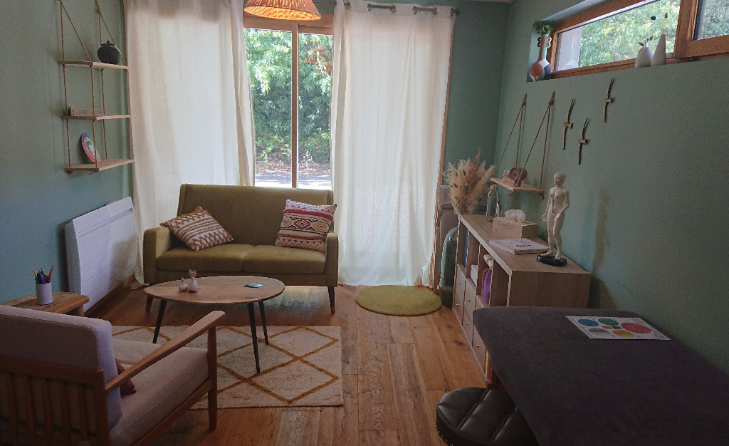 photo cabinet Céline LEROY-DE SOYRES (Des mains et des Mots)