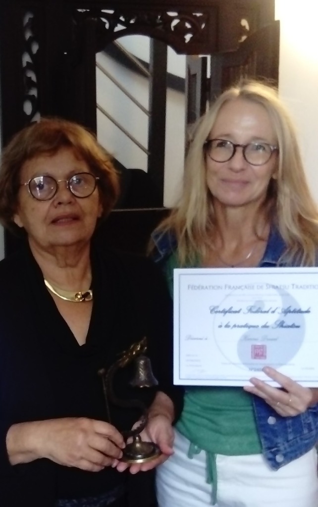 photo diplome Shiatsu Karine Déniel