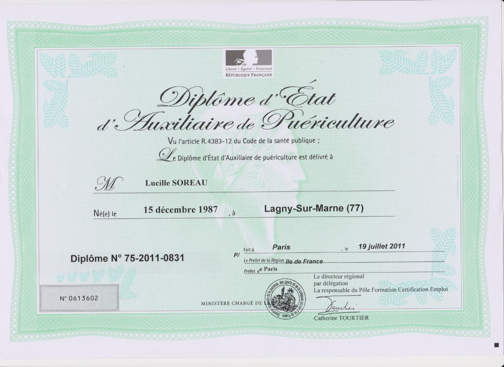 photo diplome Émoi Ésens 