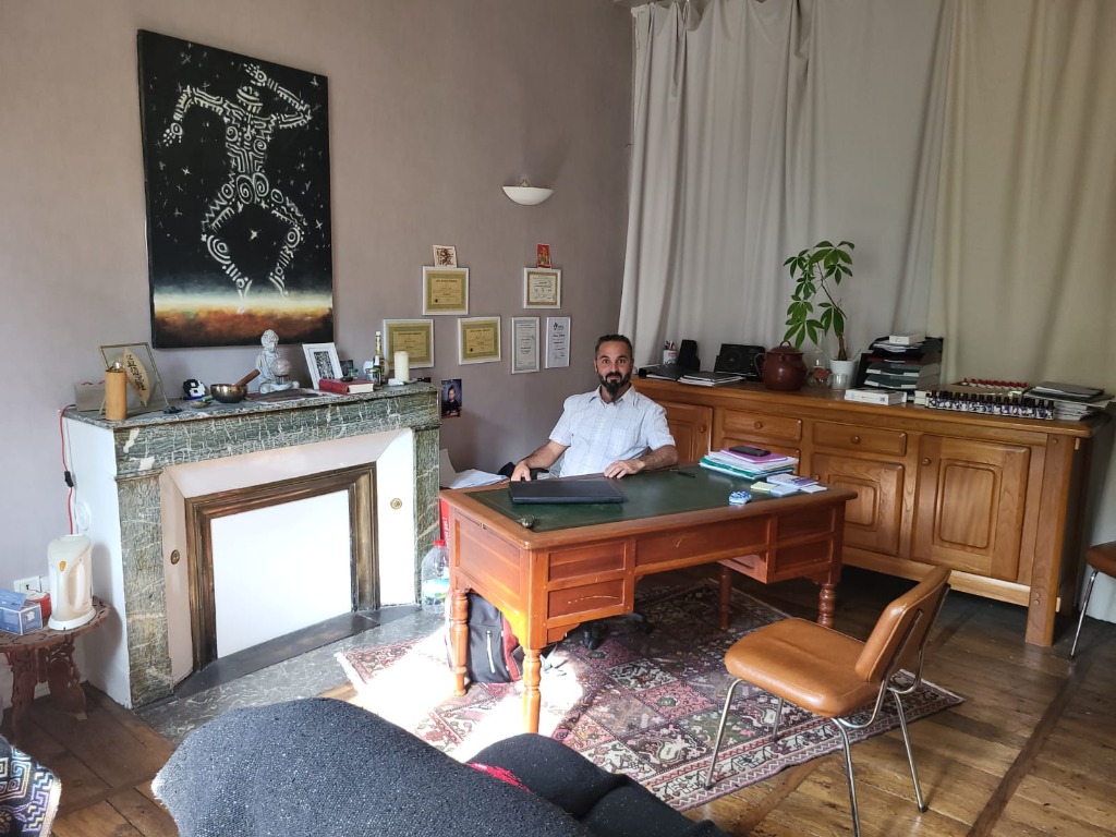 photo cabinet Maxime Caillé