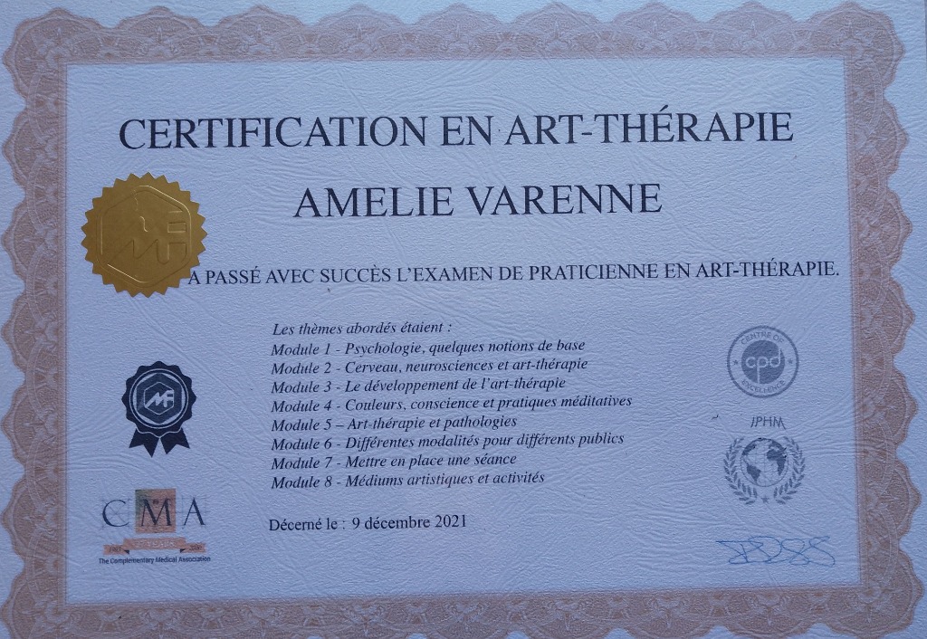 photo diplome Amélie Varenne Art thérapie 