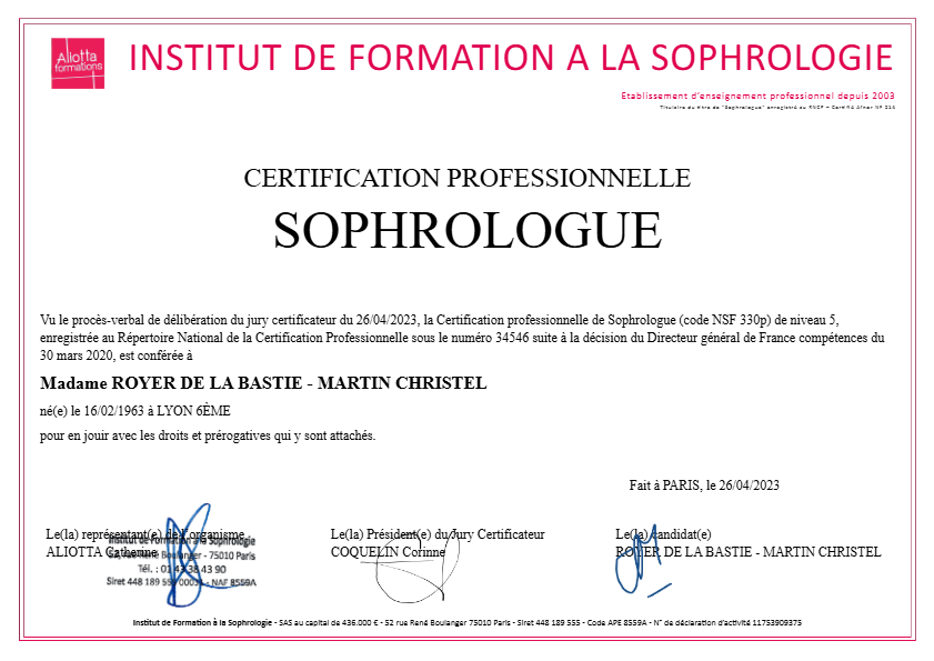 photo diplome CHRISTEL MARTIN ROYER DE LA BASTIE