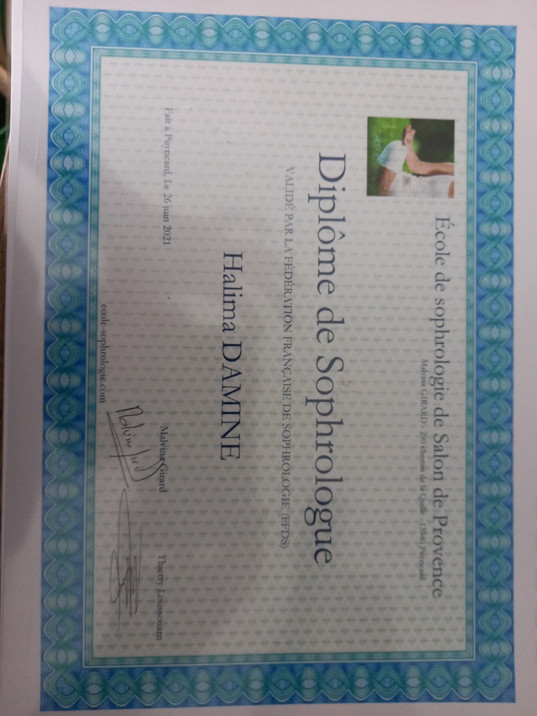 photo diplome DH Sophrologue - Halima DAMINE