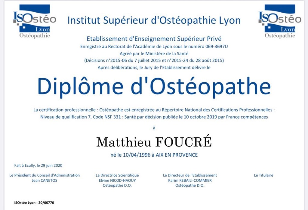 photo diplome Matthieu Foucré Ostéopathe 