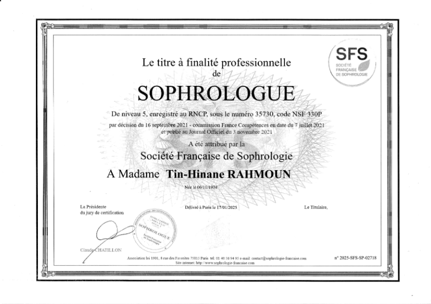 photo diplome Tin-Hinane Rahmoun
