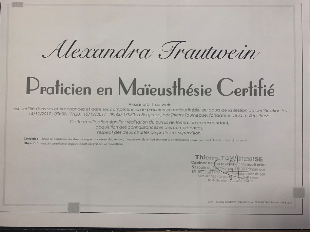 photo diplome Alexandra Trautwein Thérapie brève - Maïeusthésie