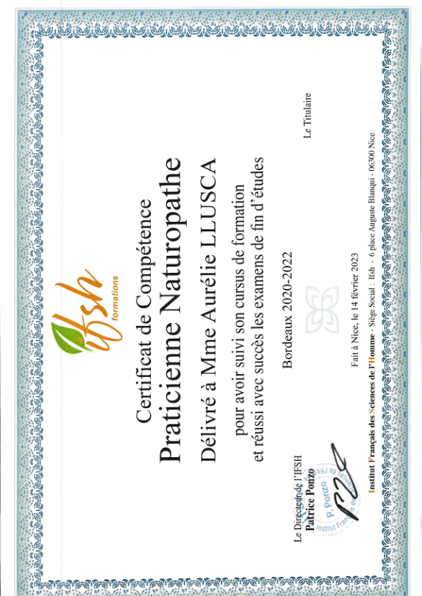 photo diplome Aurélie Llusca Naturopathe
