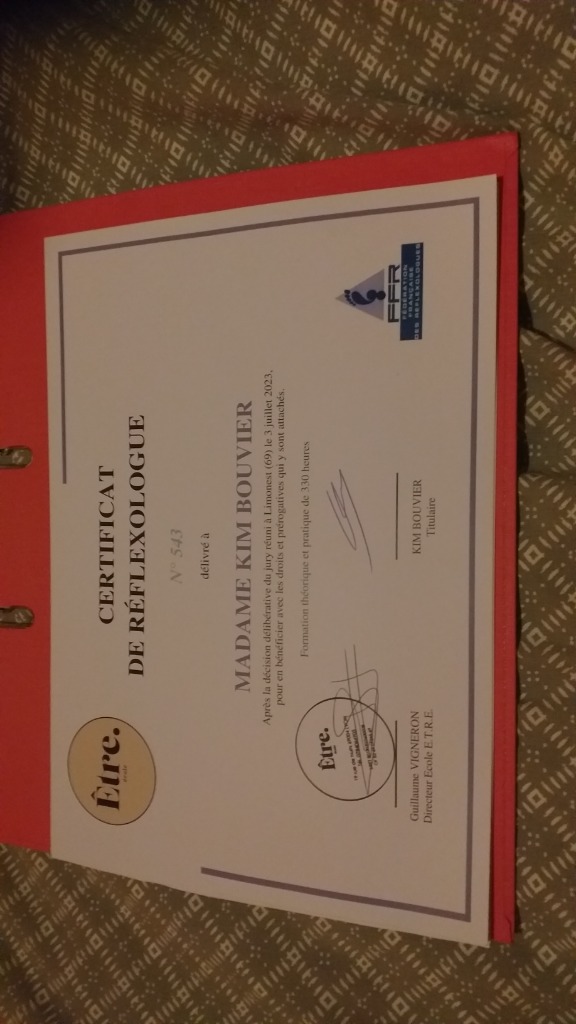 photo diplome Kim Bouvier 