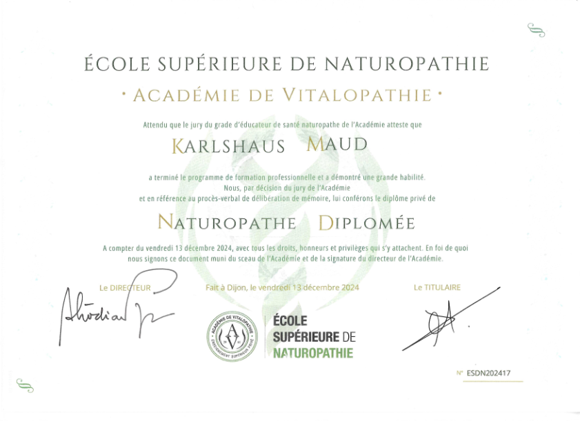photo diplome Maud - Naturellement Vital