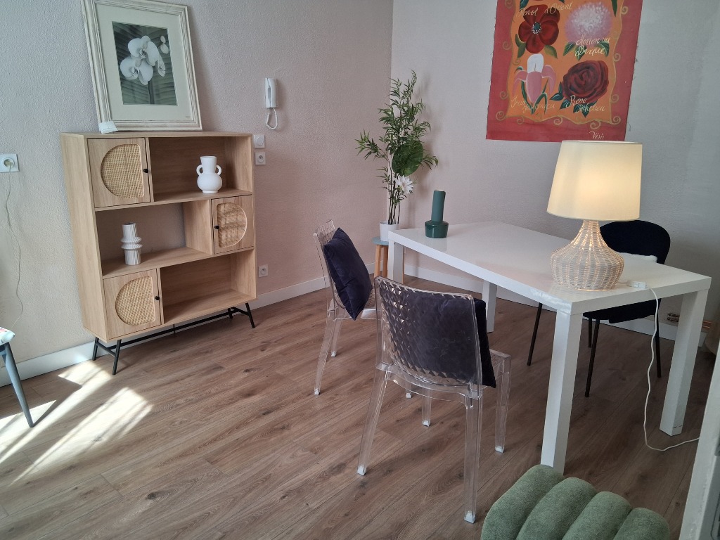 photo cabinet Emilie ETIENNE