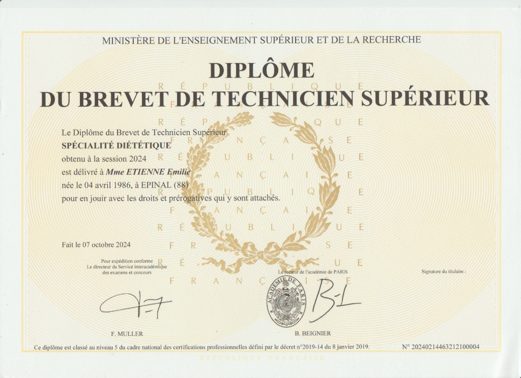 photo diplome Emilie ETIENNE