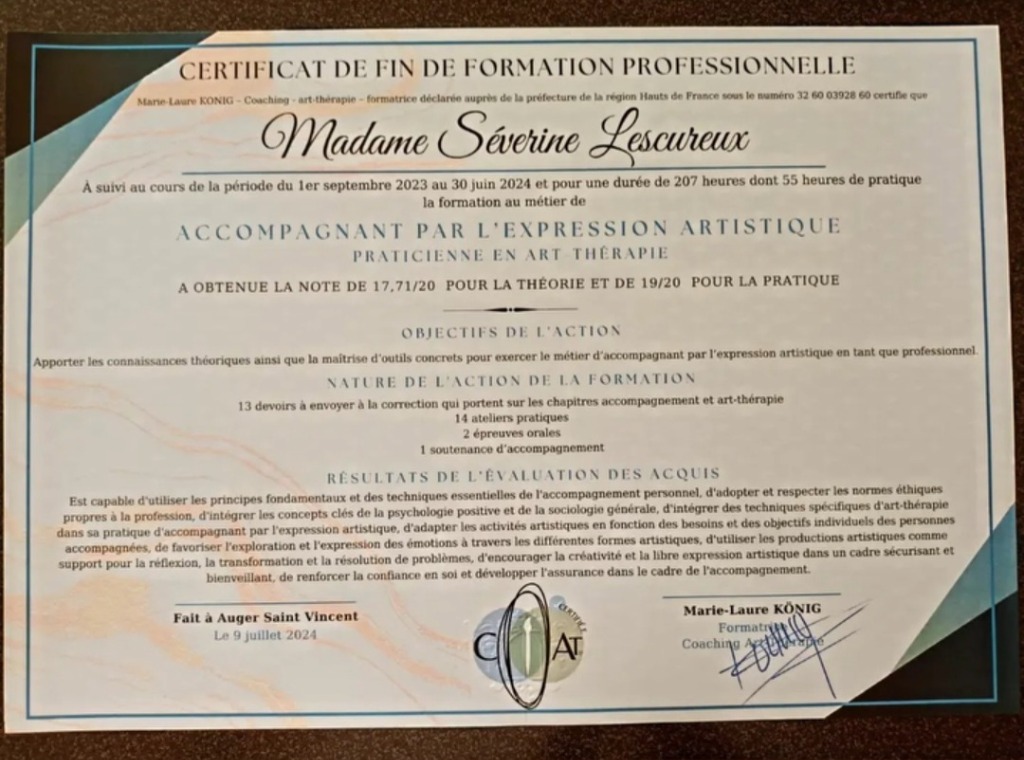 photo diplome Séverine Lescureux - Livity Art-thérapie