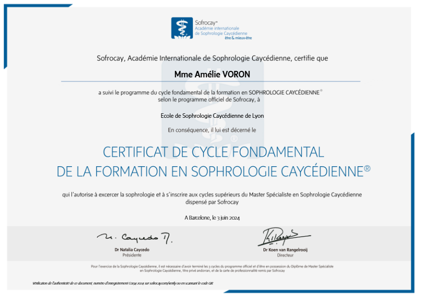 photo diplome AMELIE SOPHROLOGIE 