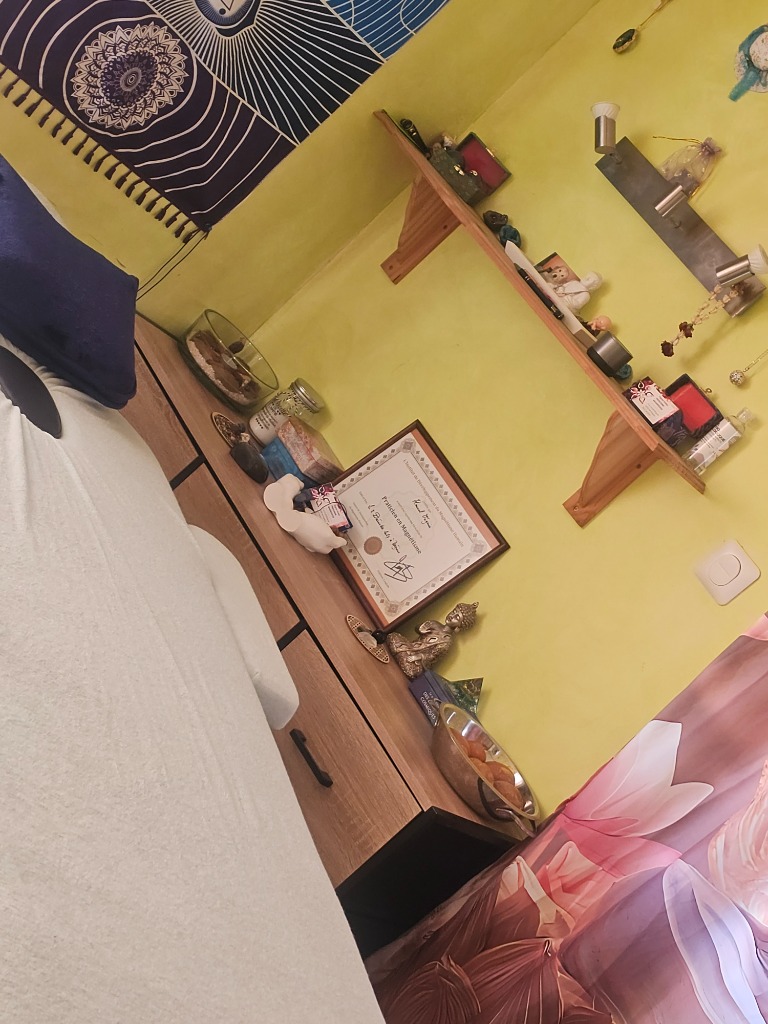 photo cabinet Praticienne Magnétiseuse énergétiques Virginie 