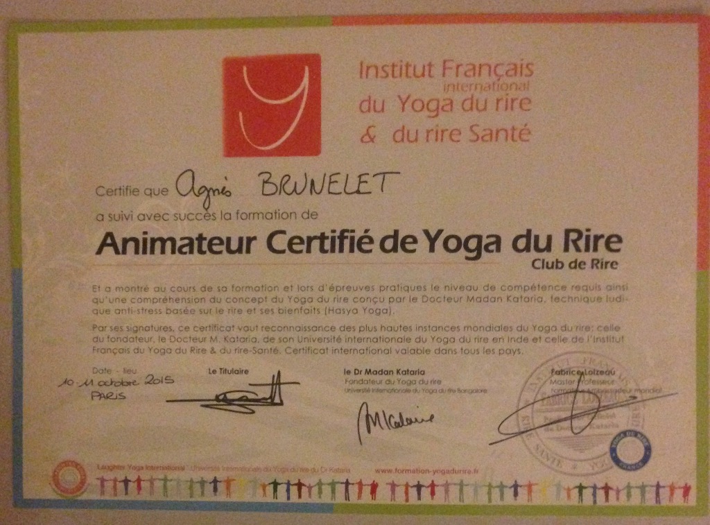 photo diplome Yoga du Rire Troyes