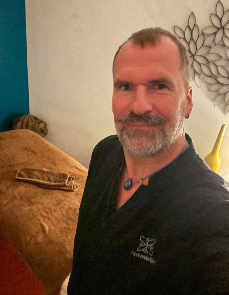 photo cabinet Ayurveda76LH