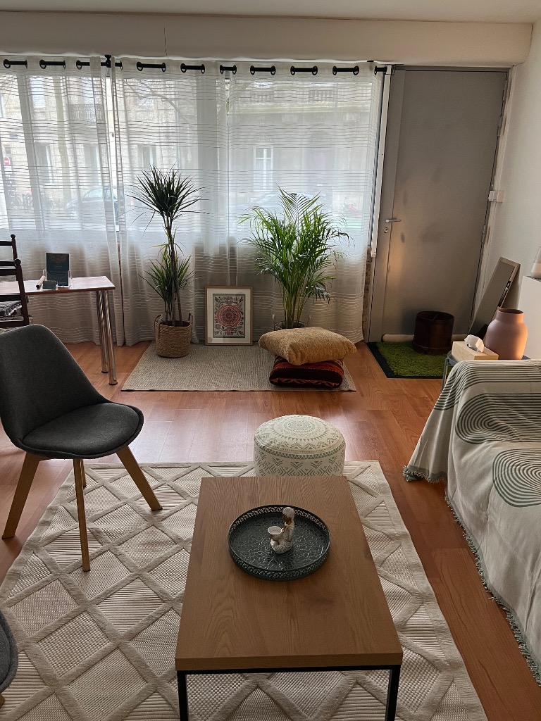 photo cabinet Jonathan Moulin