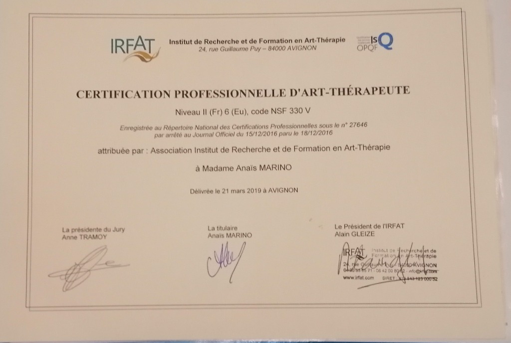 photo diplome AMO et la Roulotte Créative