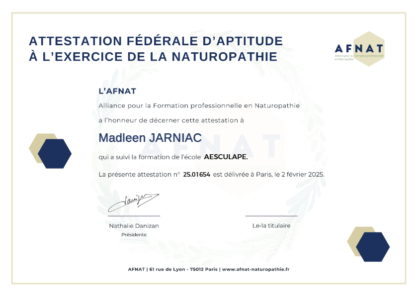 photo diplome Madleen JARNIAC