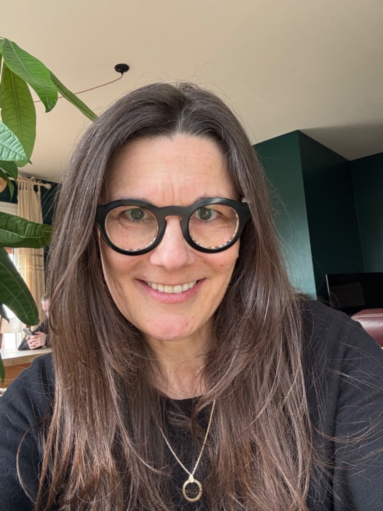 photo portrait Elodie RIBOT Graphothérapeute