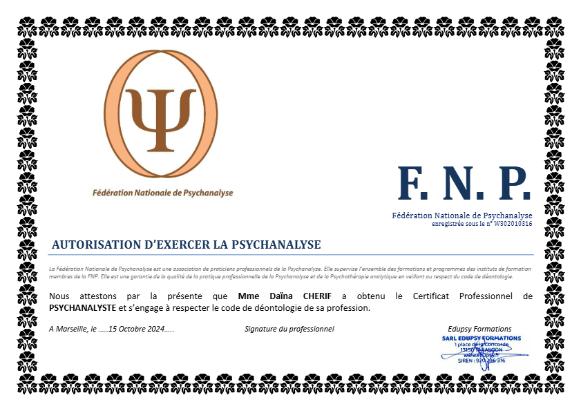 photo diplome FEMINI PSY Daïna CHERIF