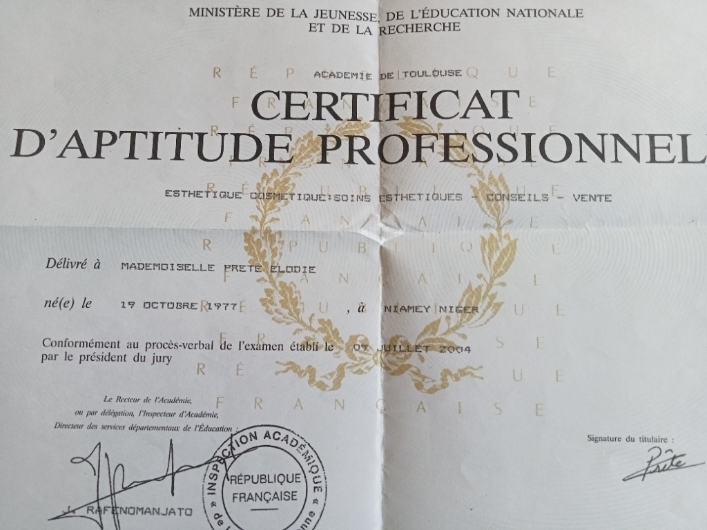 photo diplome Elodie Portelli