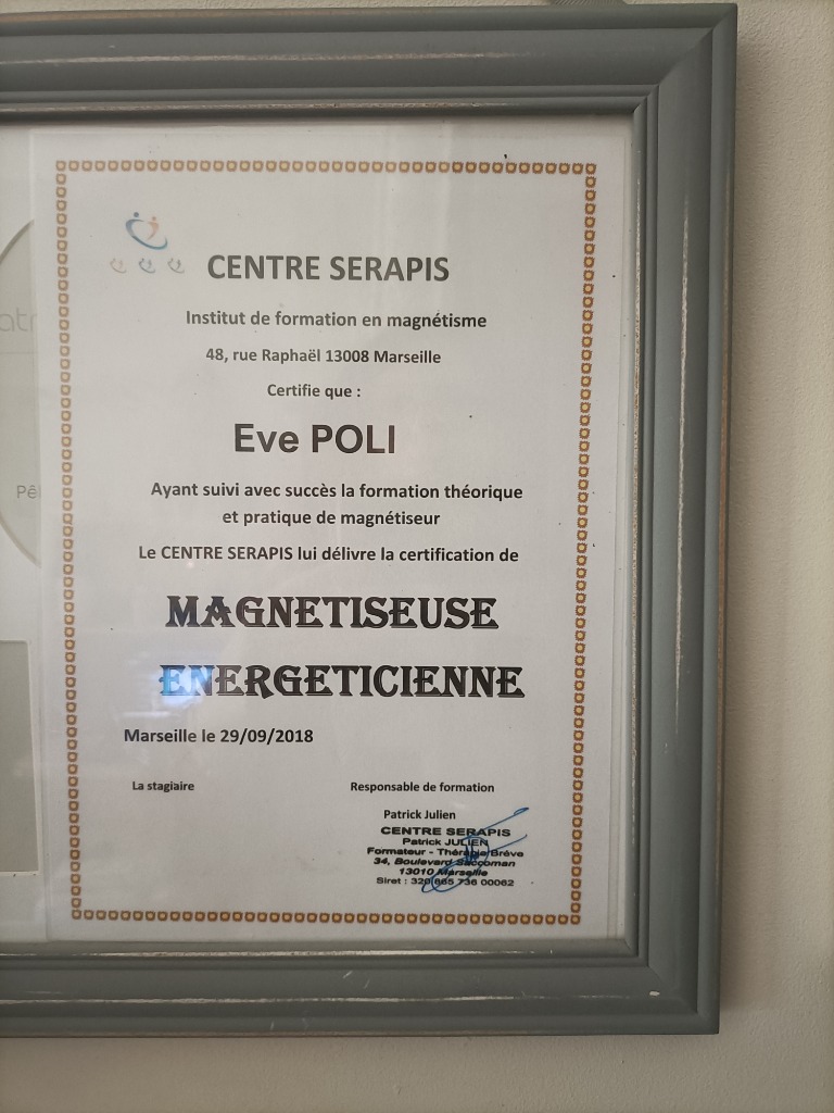 photo diplome Eva magnétisme 