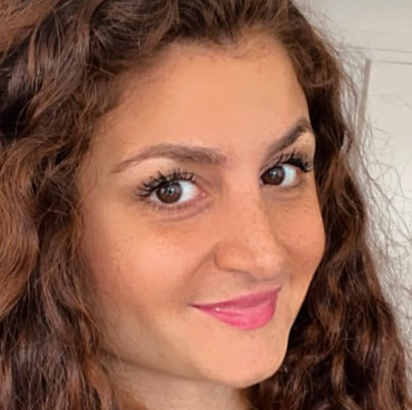 Arista SHEIKHOLESLAMI - Déclic et des claques