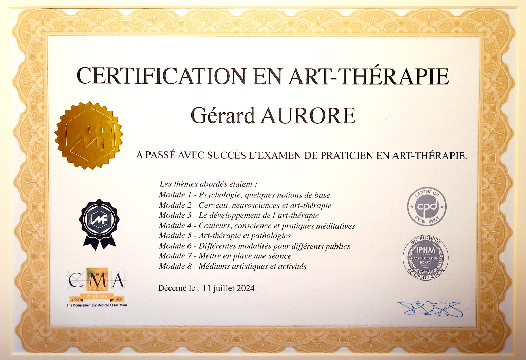 photo diplome Aurore Art Thérapie