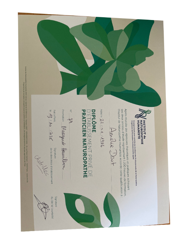 photo diplome Amélie DROT Naturopathe