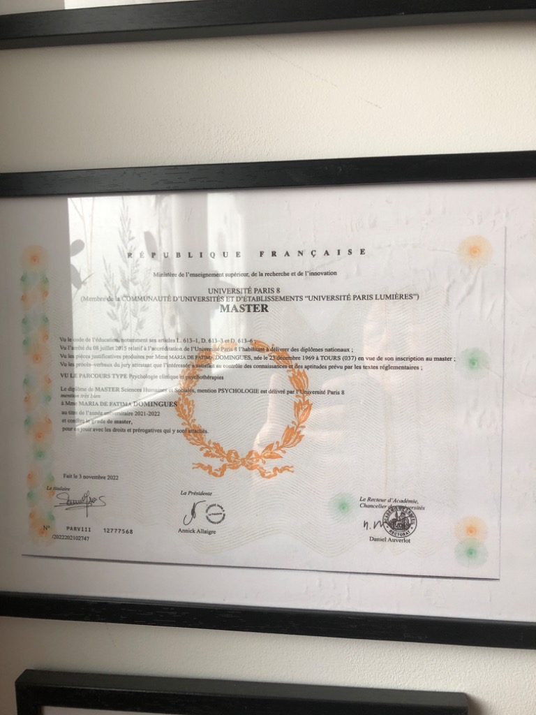 photo diplome Psychologue et psychothérapeute Fatima Domingues 