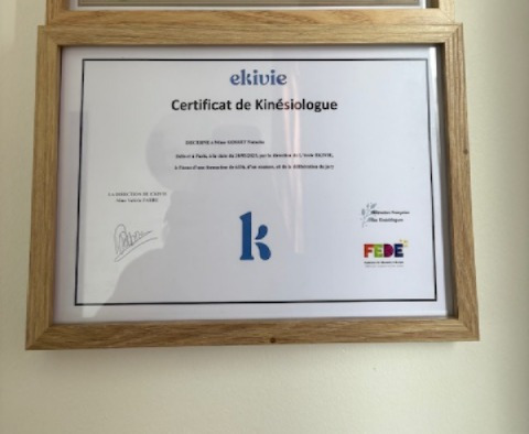 photo diplome Natacha Kinésiologue 