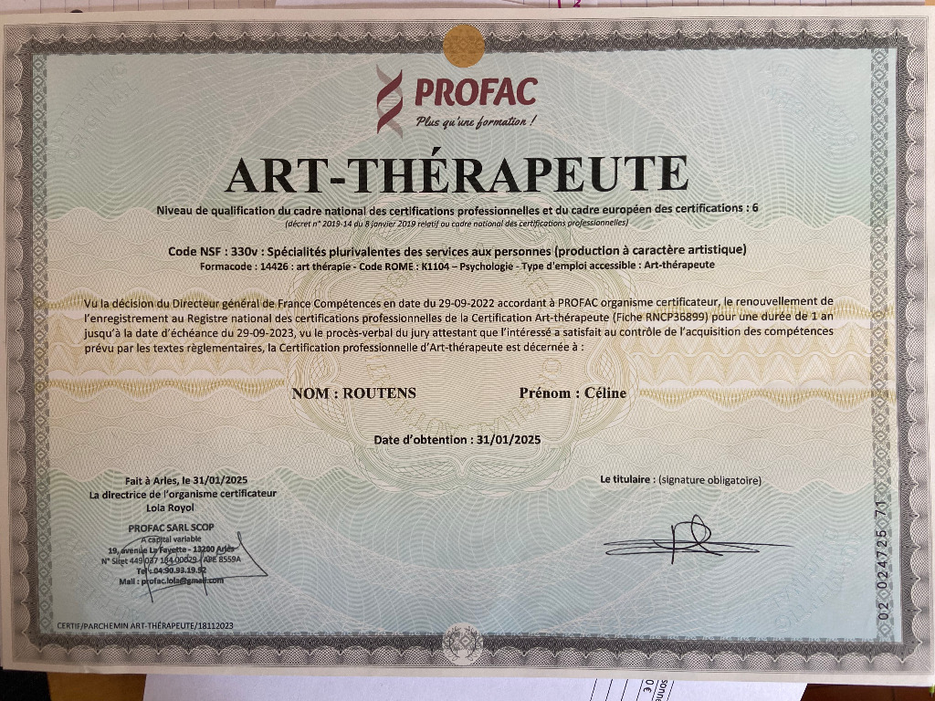 photo diplome Céline ROUTENS