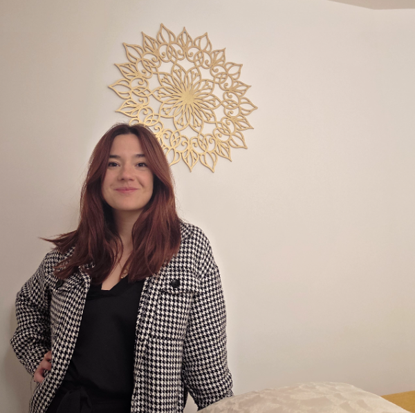 Aurore Bouchard Magnétiseuse