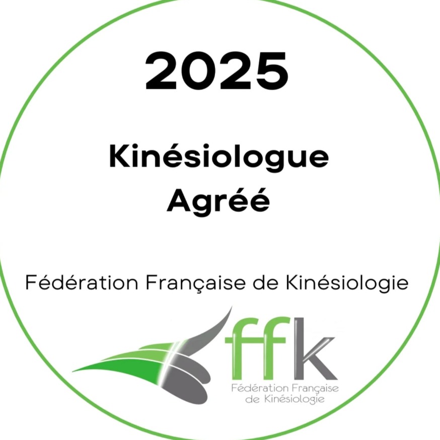 photo diplome Elise Vos Kinésiologie