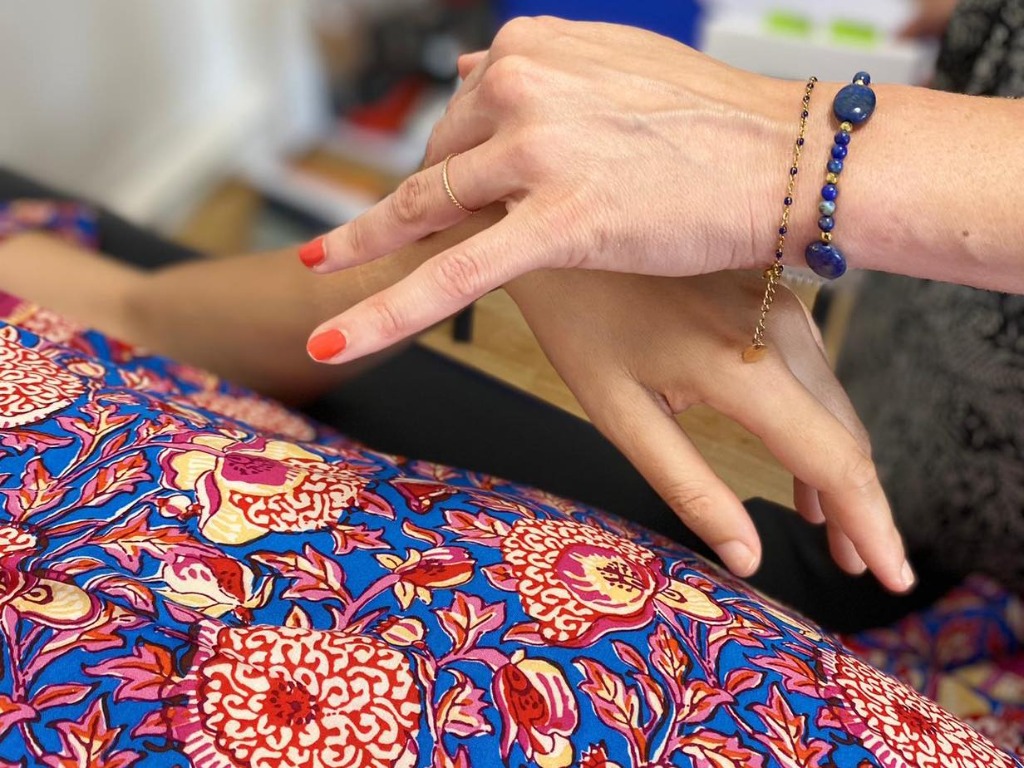 photo seance Elise Vos Kinésiologie